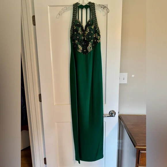 green emerald velvet dress Alyce Paris 61875